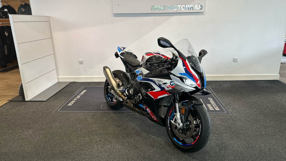 BMW M1000 RR